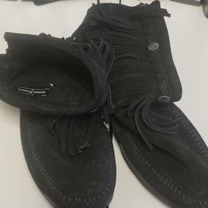 Minnetonka high top suede ankle booties